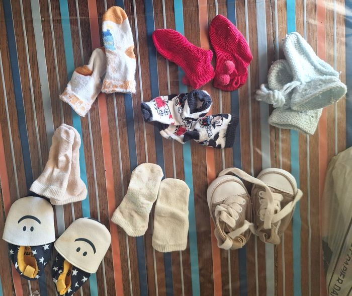 Lot chaussettes et chaussons bébé
