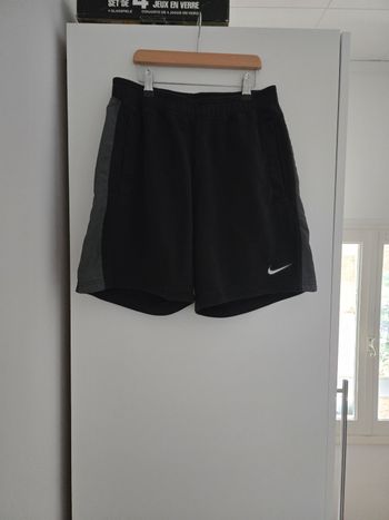 Short Nike en taille S 