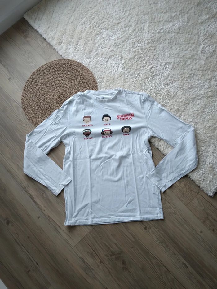 🌸Tee-shirt stranger things Netflix S à 2€🌸