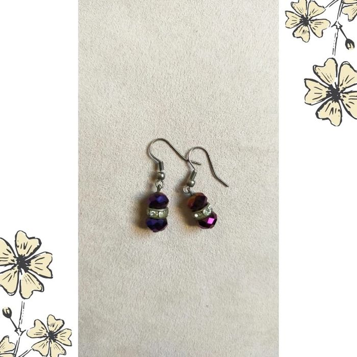 Boucles d’oreilles vintage perles violettes facettées & strass - photo numéro 5