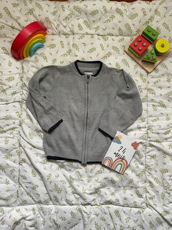 gilet zippé gris léger 24 mois pat et ripaton