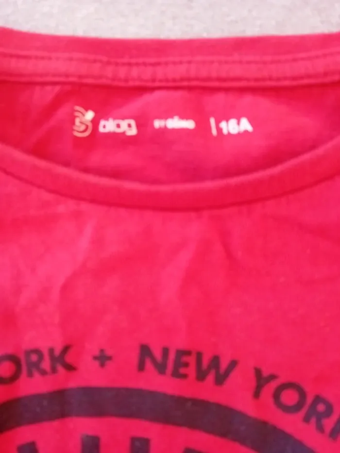 Maillot rouge longue manche imprimé taille 16 ans - photo numéro 3