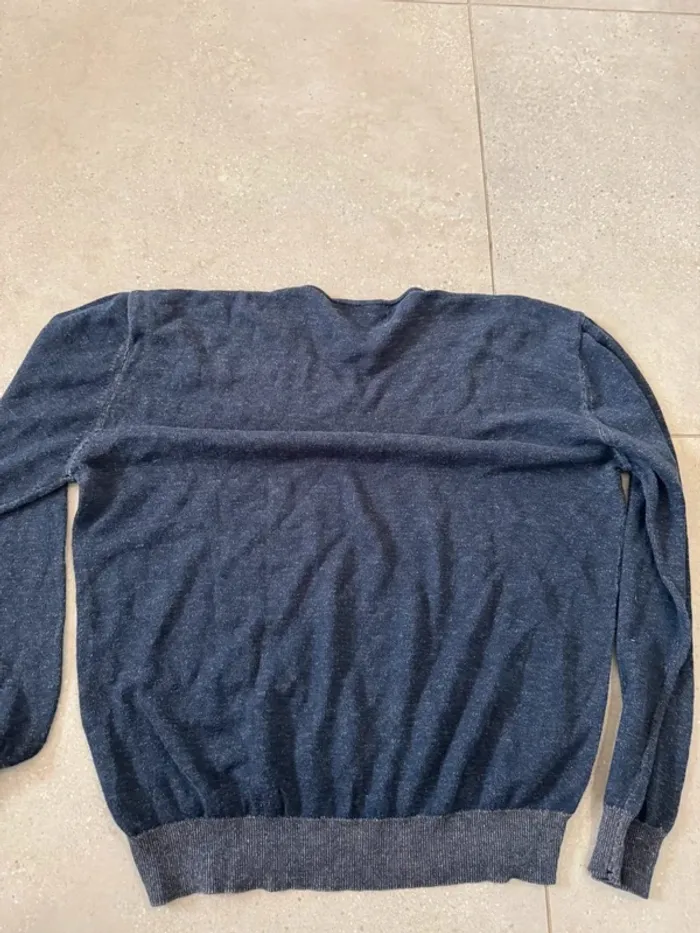 Pull Clothes taille XXL, il y a un petit trou - photo numéro 5