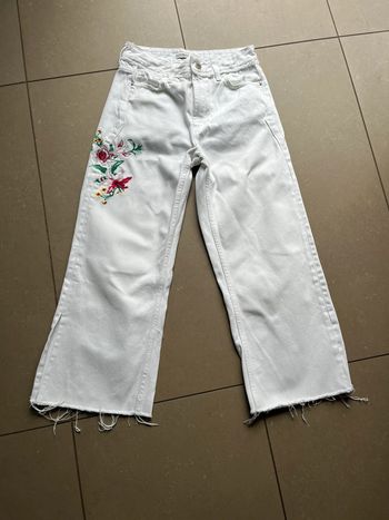 Jean blanc broderie fleurs Zara XS