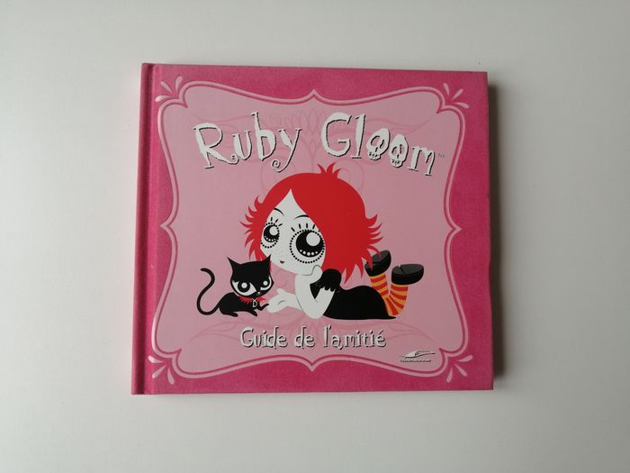 livre ruby gloom - photo numéro 2