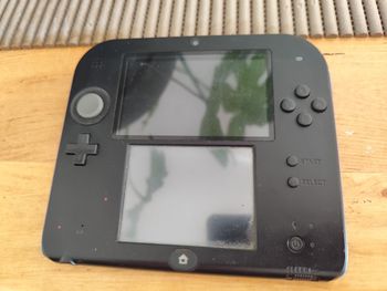 Nintendo 2 DS pour pièces 