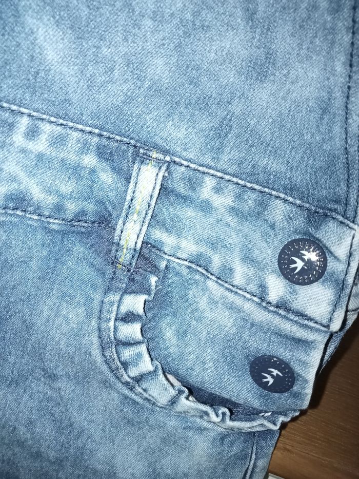 Salopette short en jean en excellent état by Orchestra taille 6 ans - photo numéro 3