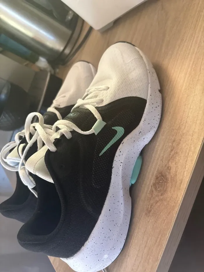 Basket Nike taille 41 - photo numéro 3