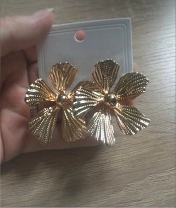 Boucles d’oreilles 🌼 NEUVES pour femme en forme de fleurs 🌼 couleur doré