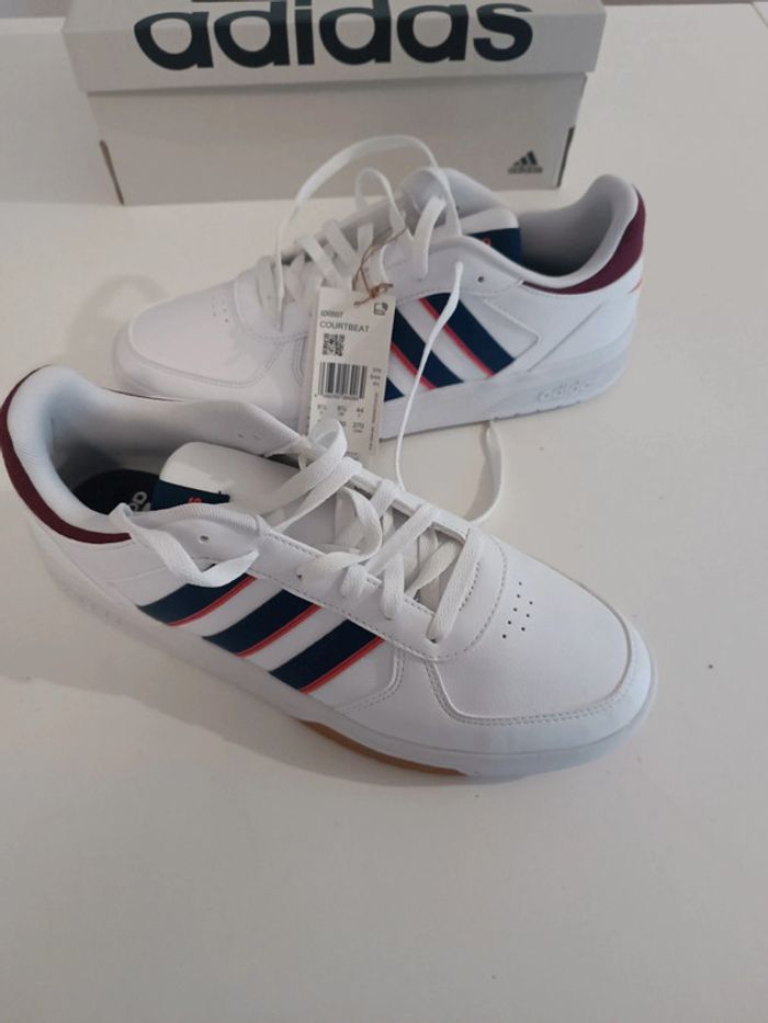Basket Adidas courtbeat 44 neuve - photo numéro 3