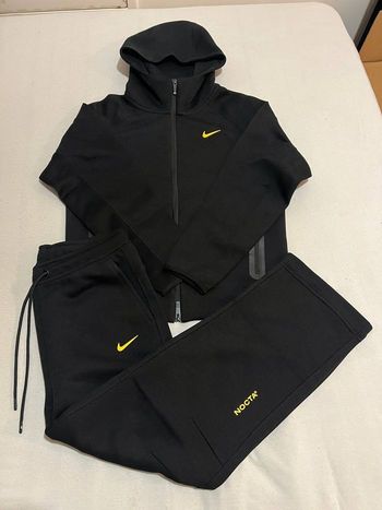 Ensemble Nike NOCTA noir logo jaune