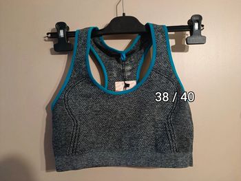 Brassière de sport grise et bleue neuve 38/40
