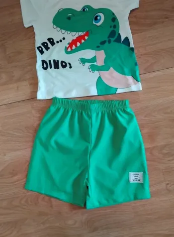 Ensemble shorts garçon neuf 18/24mois