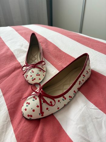 Ballerines cerises 