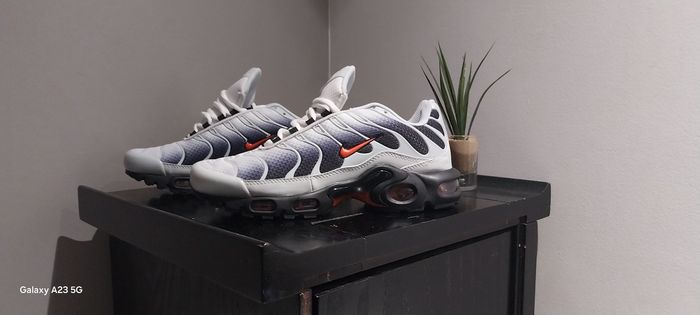 Nike Air plus Grey Volt