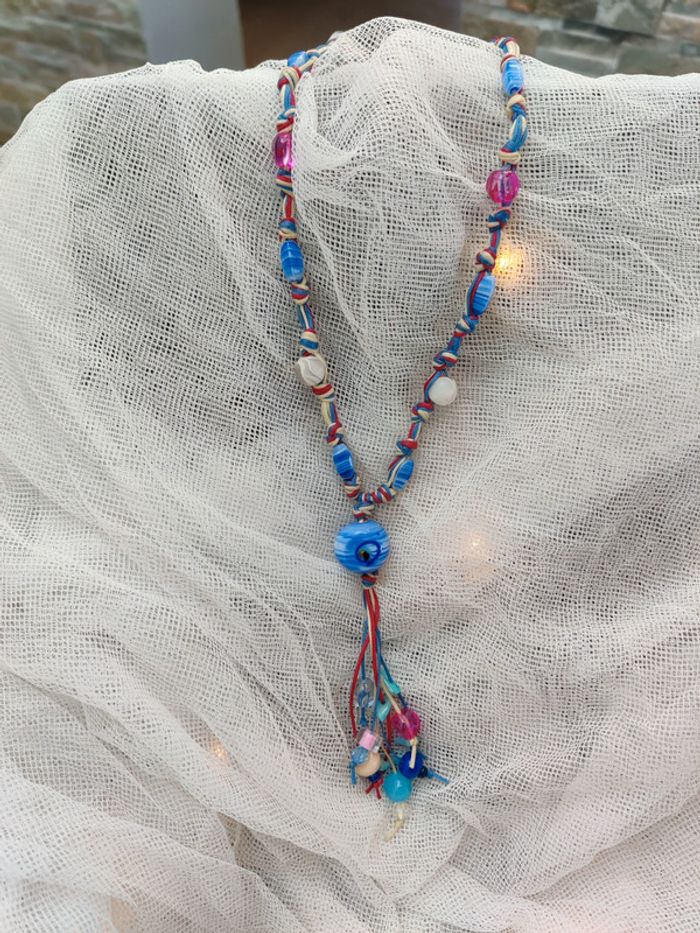 Collier multicolore fait à la main