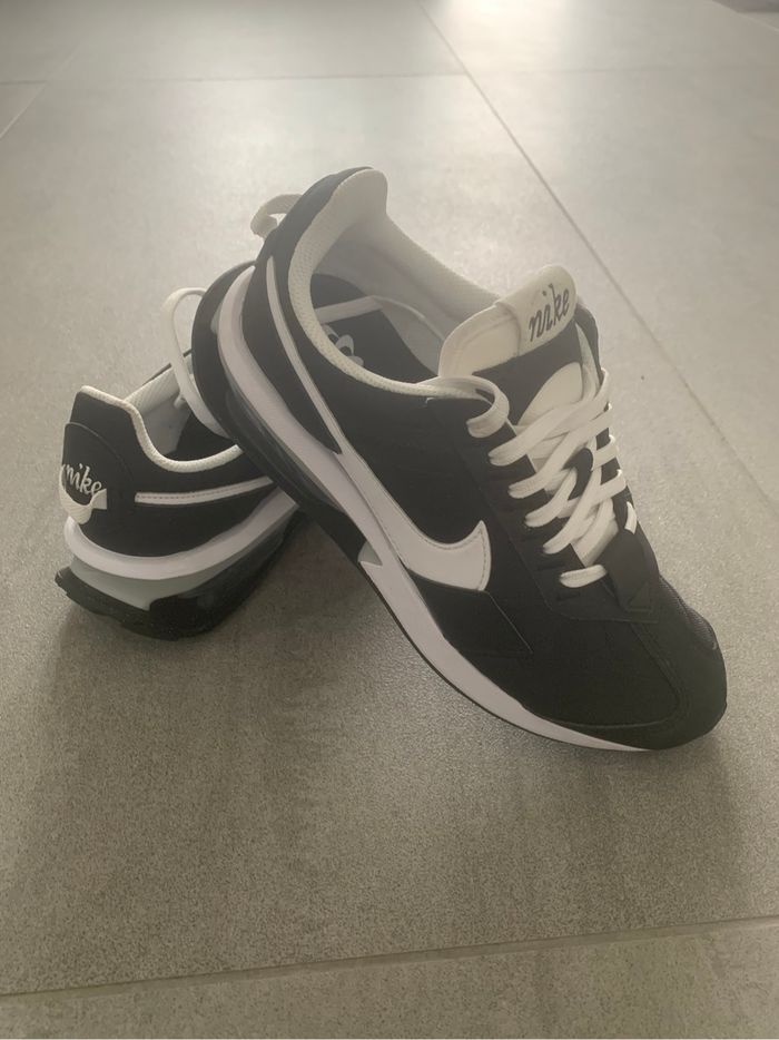 Nike Air Max Pre Day. T 38,5 - photo numéro 2