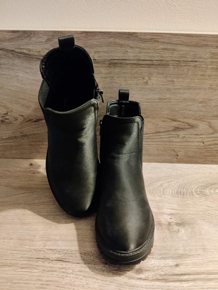 Bottines noires p32 - photo numéro 2