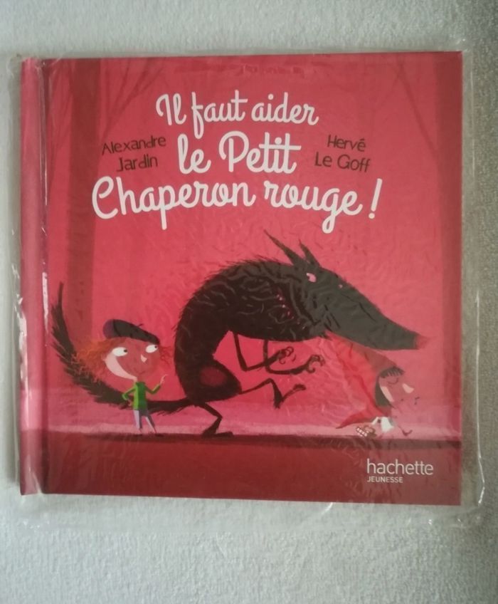 Livre McDo - il faut sauver le petit chaperon rouge