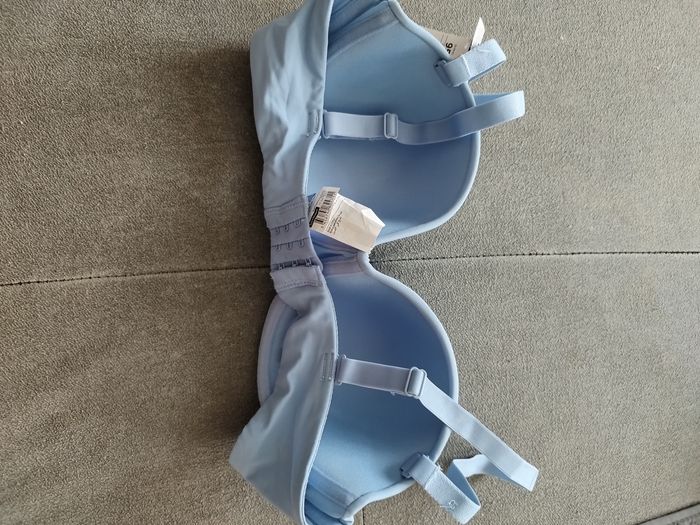 Soutien gorge 95 D neuf push-up - photo numéro 2