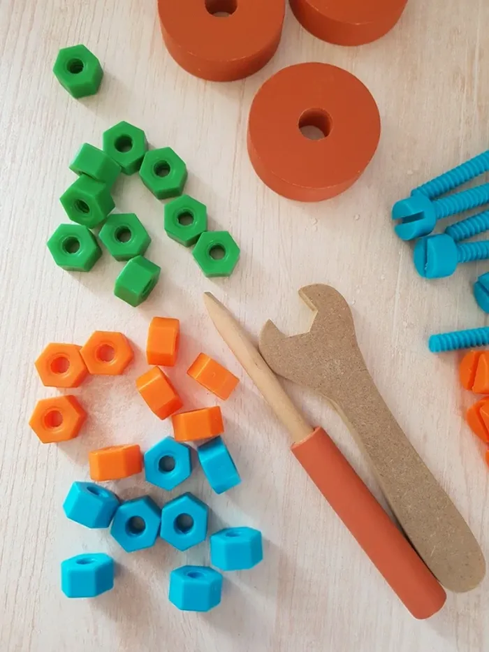 Jeu de construction à visser en bois - photo numéro 12