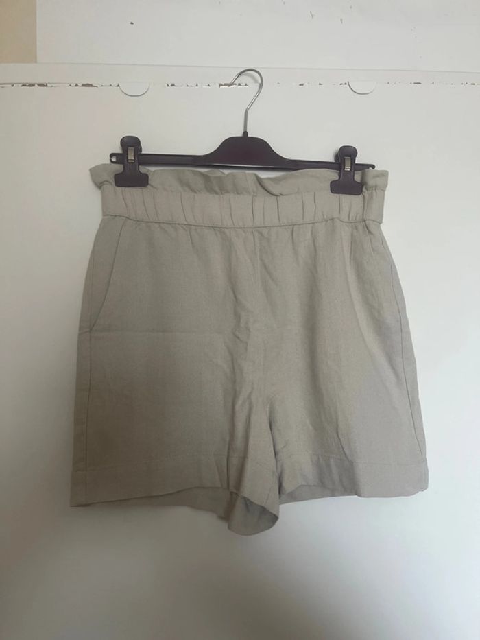 Short beige