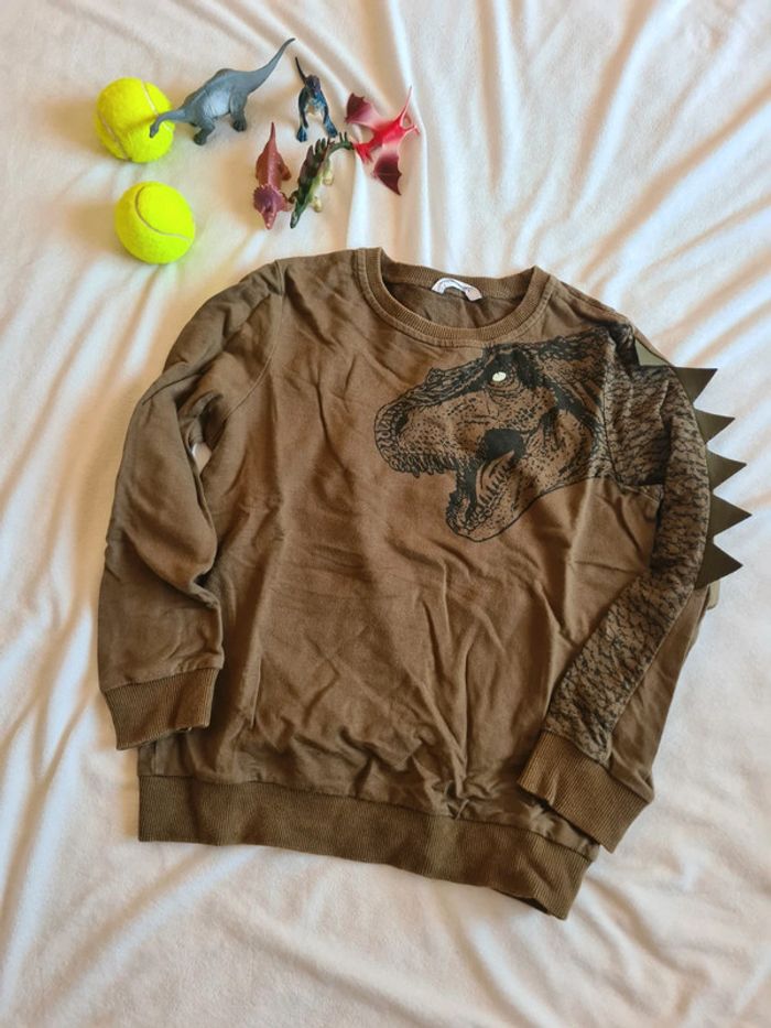 Pull 9/10 ans Dinosaure