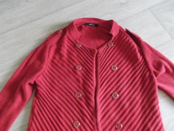 Gilet BURTON bordeaux ou rouge foncé boutons en décos maille côtelées 40 TBE