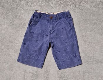 Short bleu H&M 4-5 ans, très bon état