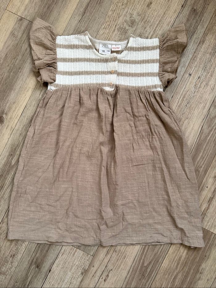 Robe d’été beige 4/5 ans Zara fille - photo numéro 4