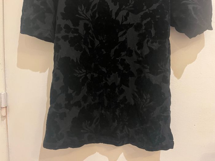 t-shirt manches courtes noir fleuri en velours camaïeu taille S/36 - photo numéro 5