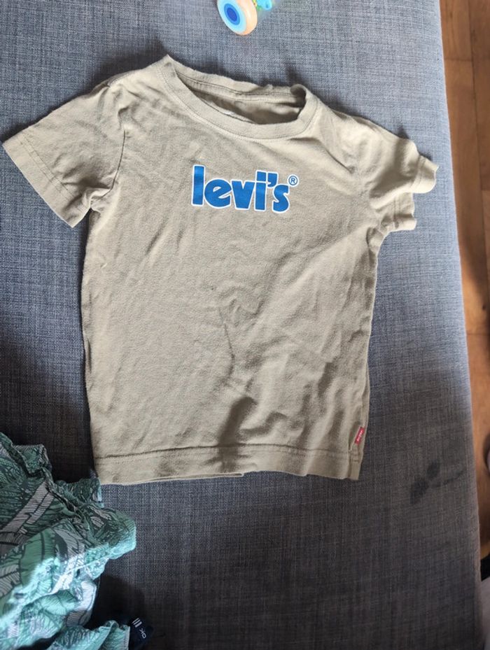 T-shirt Levi's très peu porté - photo numéro 2