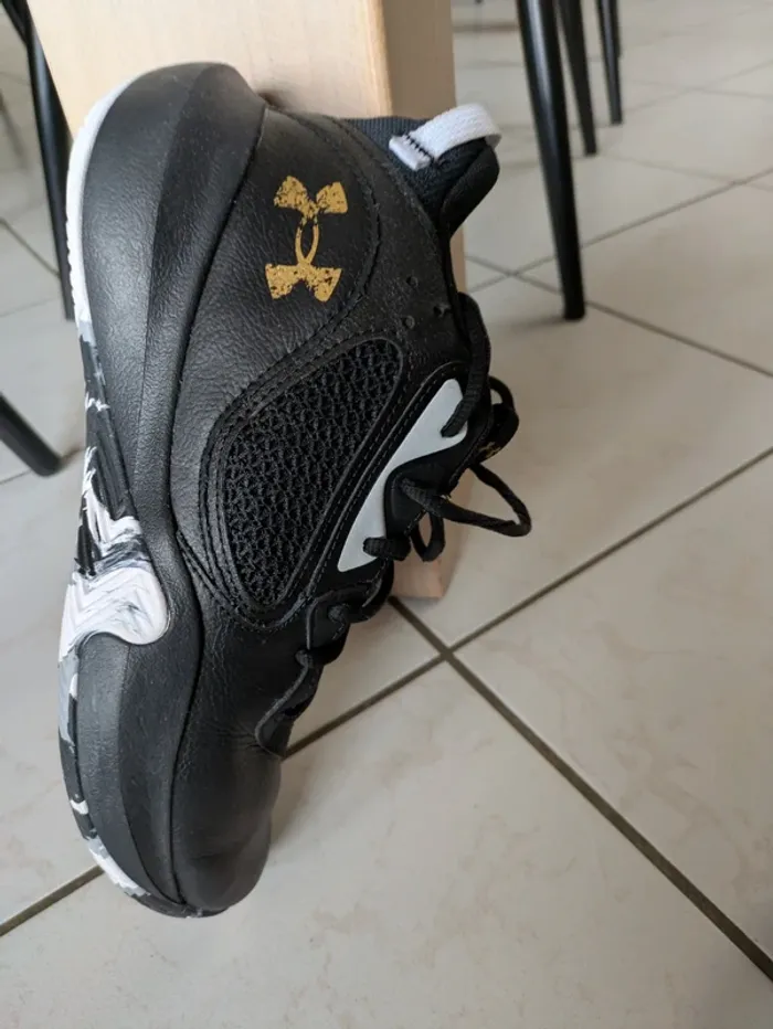 Chaussures de basket 38.5 Under Armour UA GS Lockdown 6 - photo numéro 6