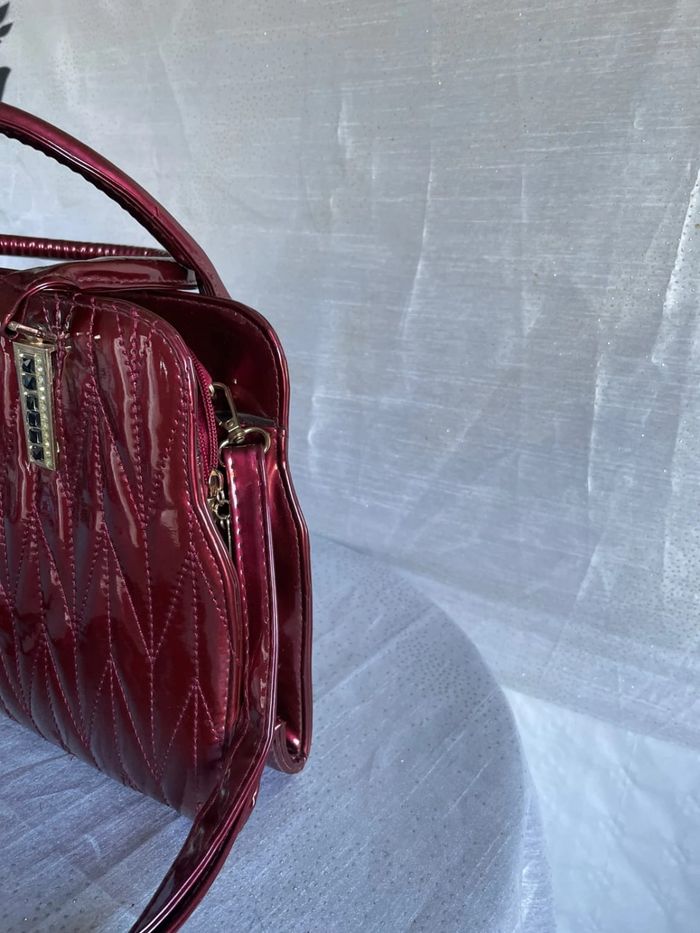 Sac vinyle rouge - Comme neuf - photo numéro 4