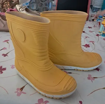 Jolies bottes de pluie unisexe jaunes T30 G&G