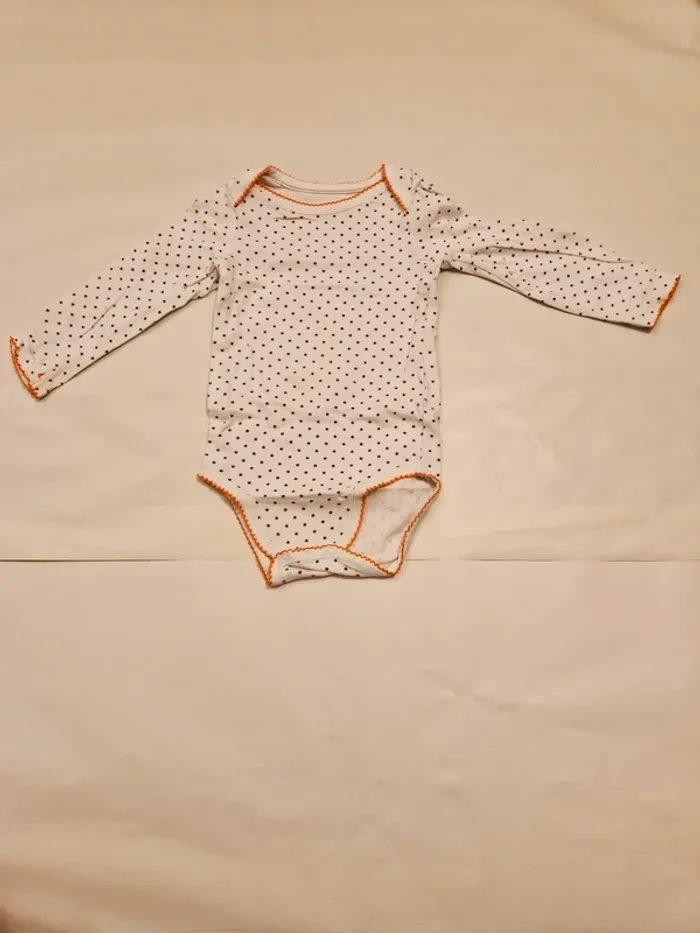 Lot 4 bodies manches longues fille 9 mois - photo numéro 3