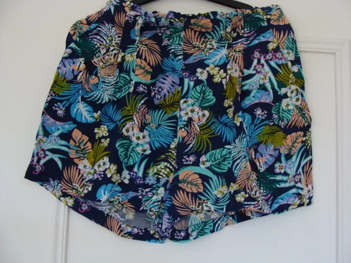 Short fleuri