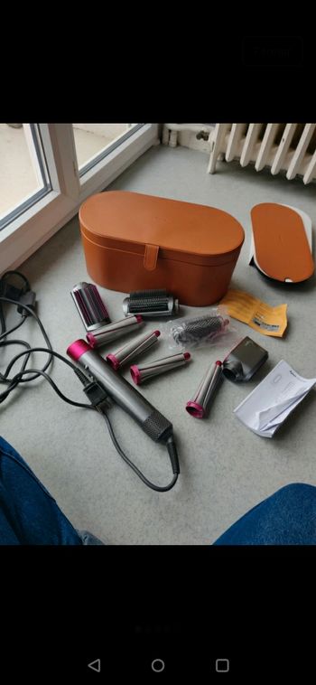 Dyson airwrap