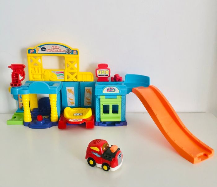 Atelier SOS Réparation avec une voiture interactive