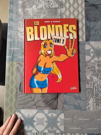 Livre BD Les Blondes Tome 2