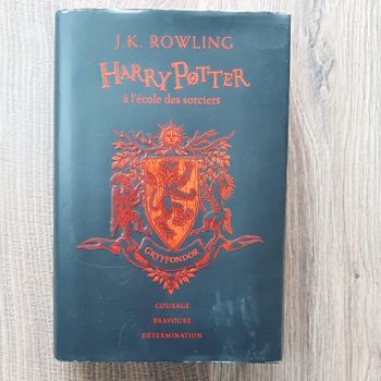 Livre Harry Potter à l'école des Sorciers collection Gryffondor