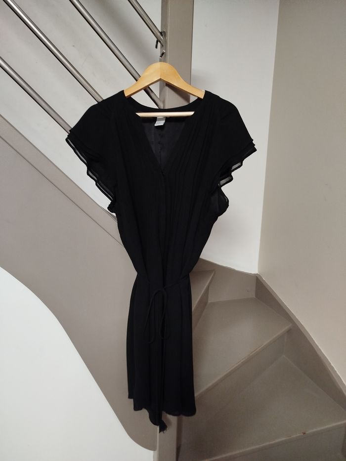 Robe noire - photo numéro 3
