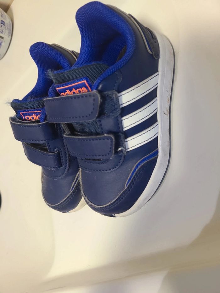 Baskets adidas taille 23 - photo numéro 3
