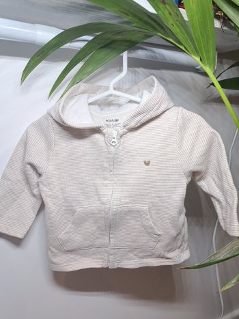 Veste zippé taille 6 mois