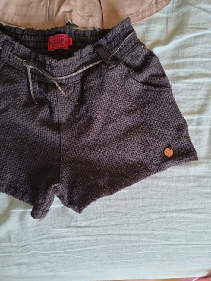 Lot fille jupe + short 4 ans - photo numéro 3