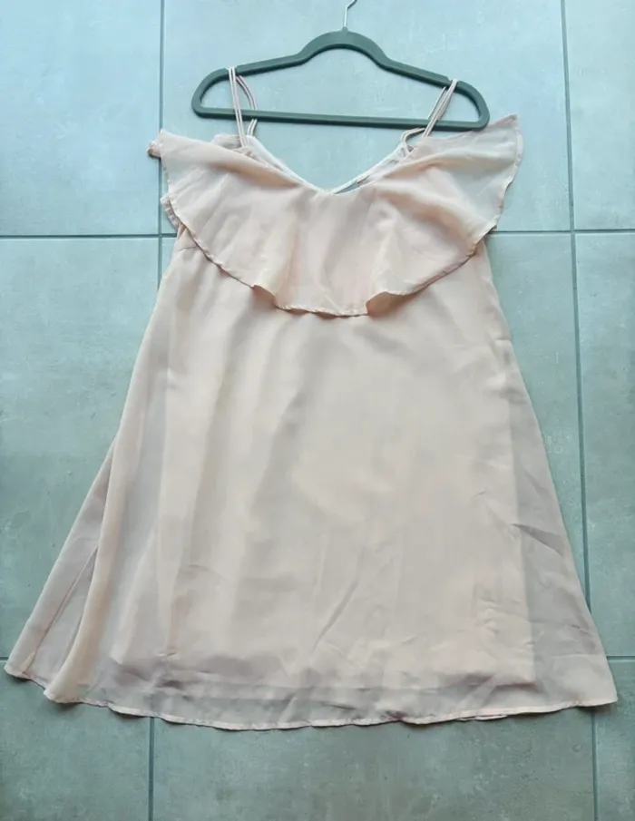 Magnifique robe rose pastel fluide à volants Vero Moda neuve