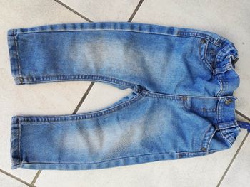 Jean 18 mois tape à l'œil