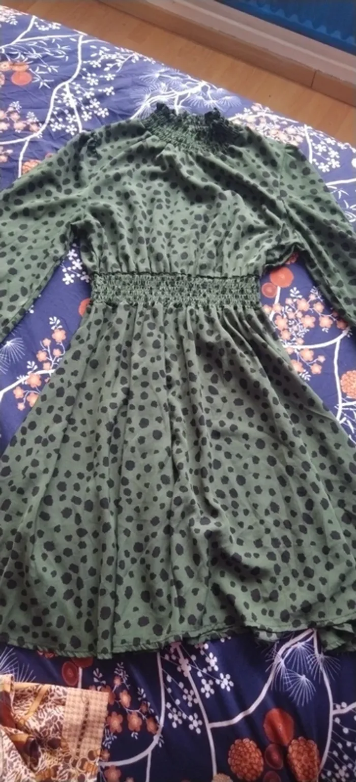 Robe légère kaki