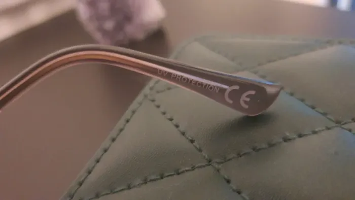 Lunette de soleil - photo numéro 4