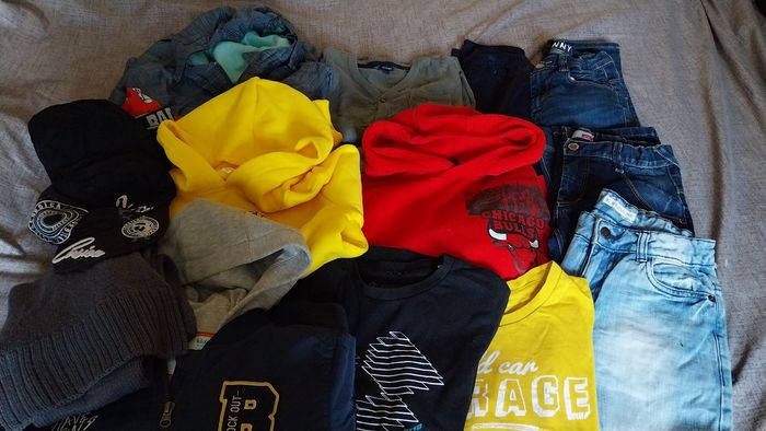 Lot de 12 vêtements 8 ans garçon